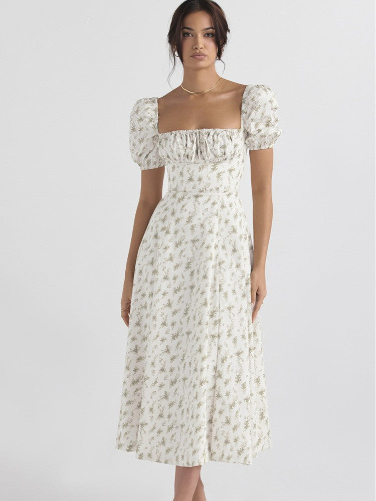 Vestido Romântico com Decote Quadrado e Babados