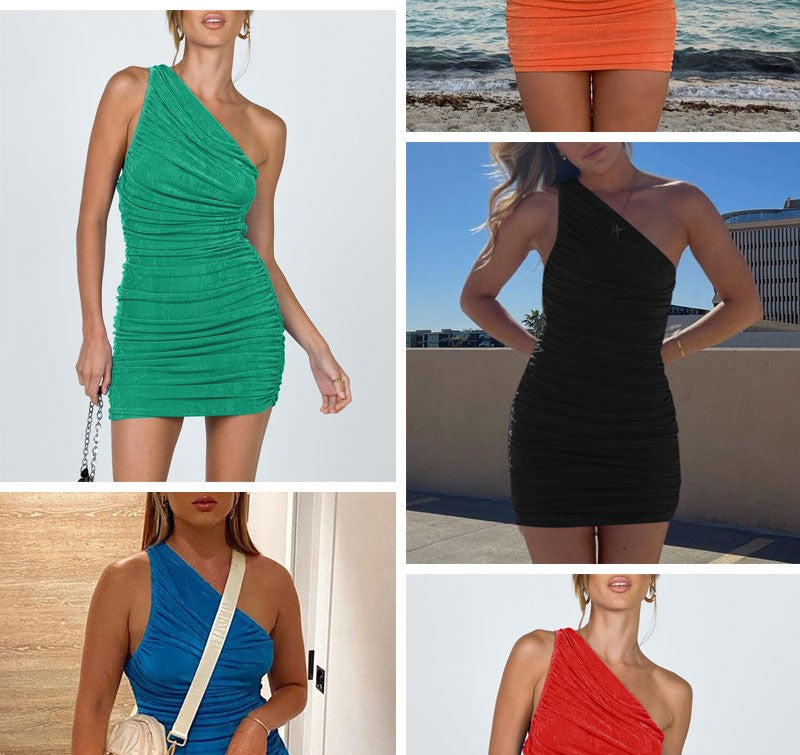 Vestido Curto Assimétrico com Franzido